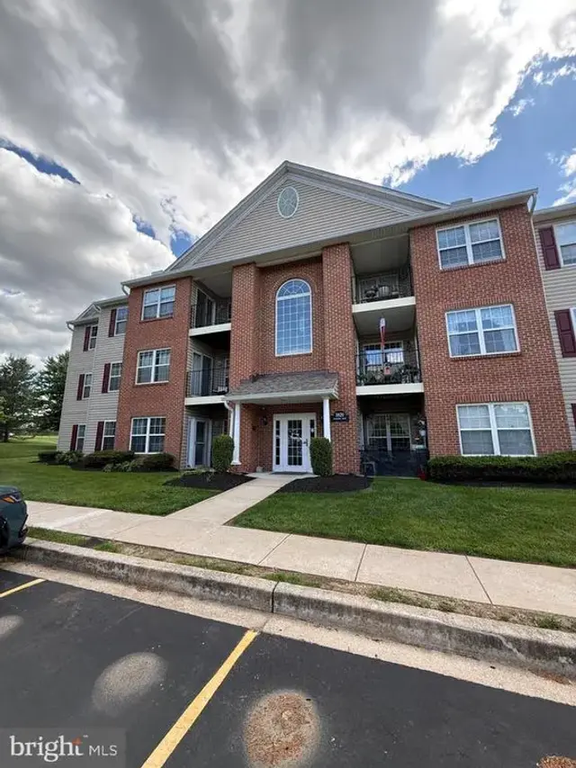 3820 Normandy Dr #3a, Hampstead