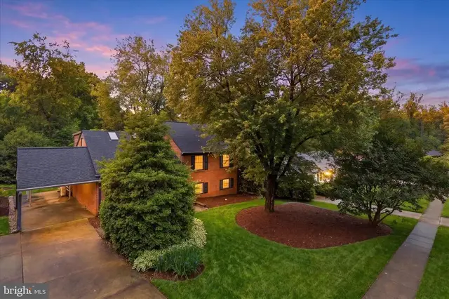 8805 Stark Rd, Annandale