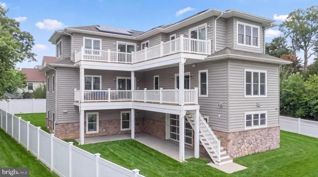 1203 Shore Dr, EDGEWATER