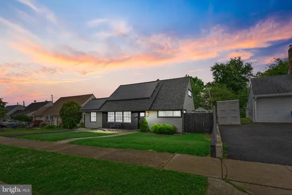 85 Buttonwood Ln, LEVITTOWN
