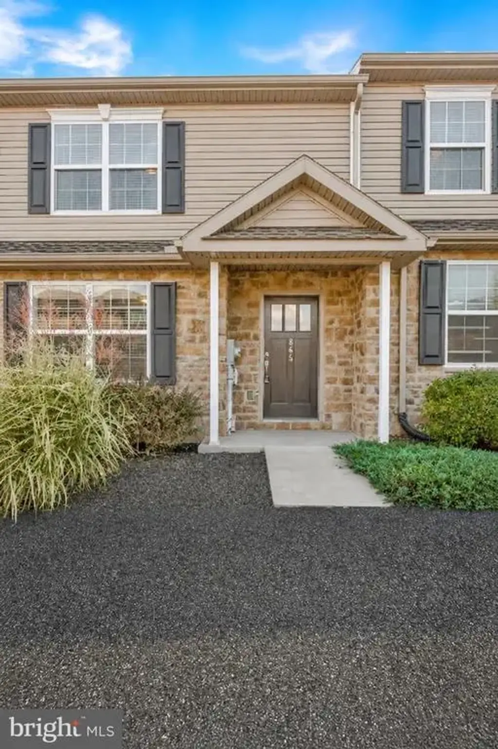845 Gregs Dr, HARRISBURG