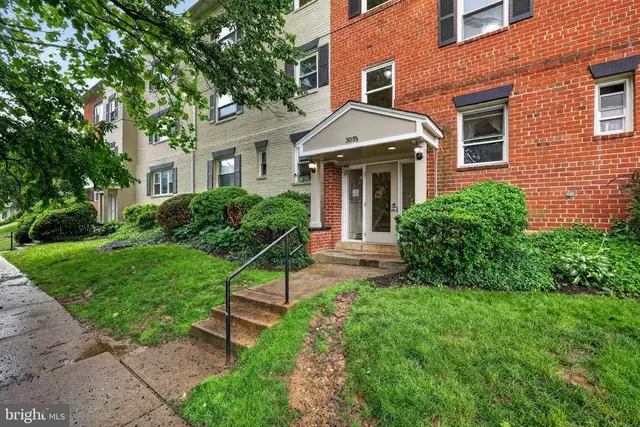 3053 Patrick Henry Dr #202, Falls Church
