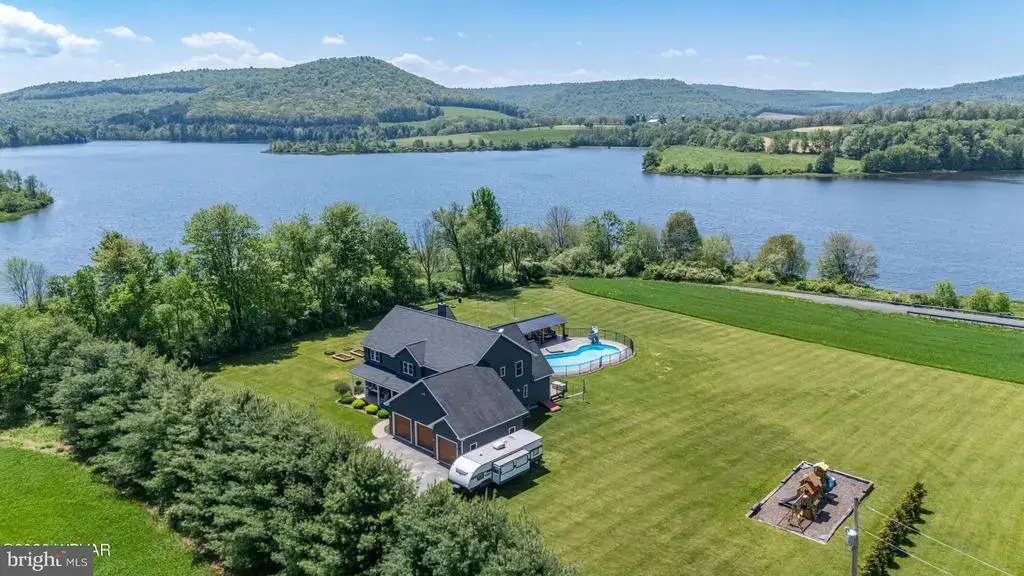 92 Easton Rd, TROUT RUN