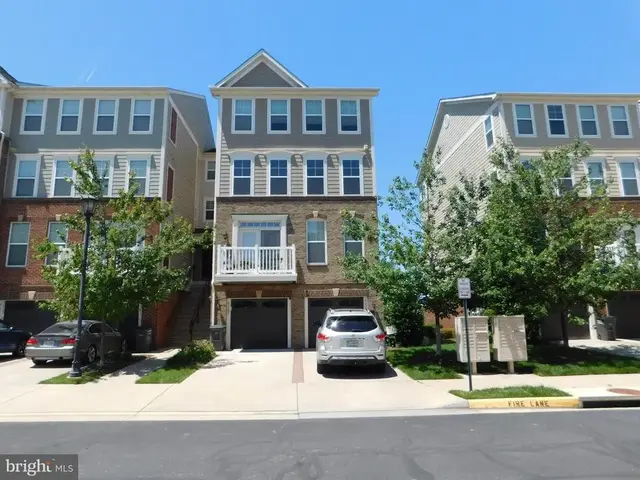 43389 Town Gate Square, Chantilly