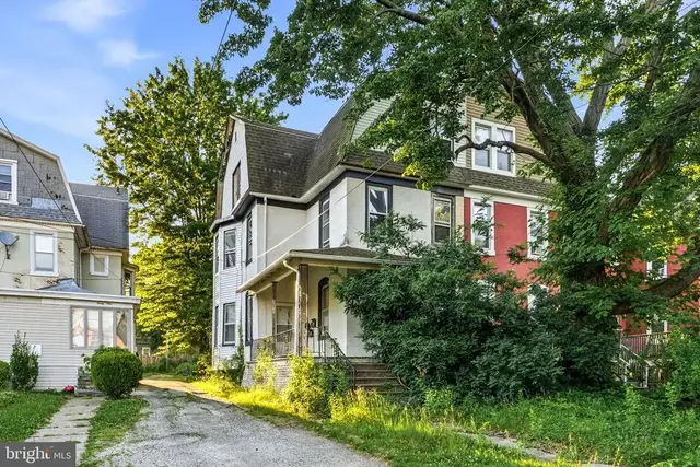 25 N Wycombe Ave, Lansdowne
