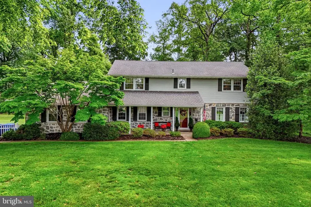 1445 Georgian Dr, MOORESTOWN