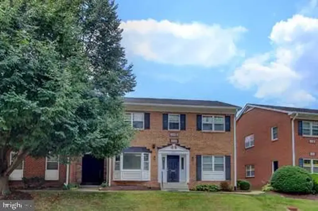 10503 W West Dr #b, FAIRFAX