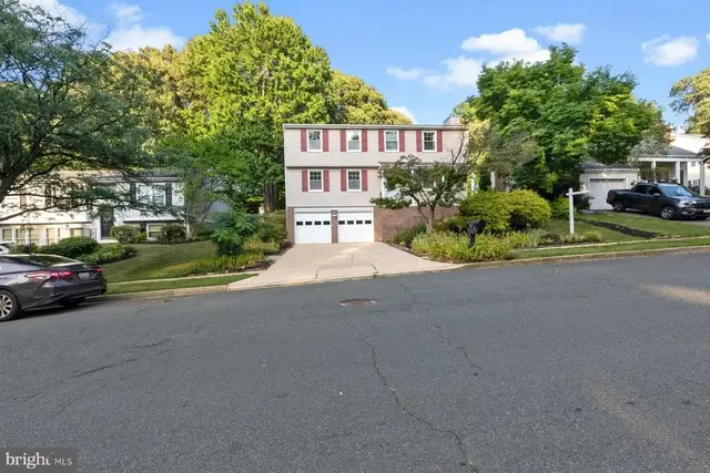 935 Marine Dr, Annapolis