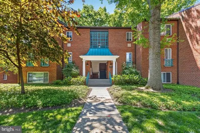 11823 Breton Ct #1a, Reston
