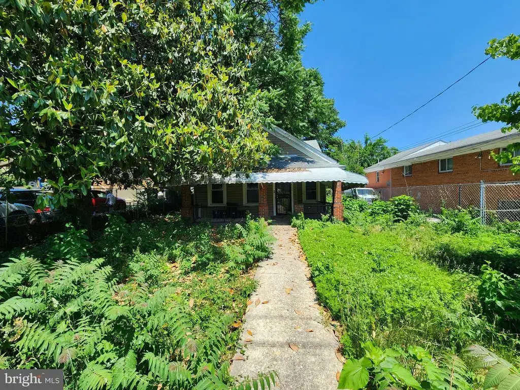 4506 Brooks St Ne, WASHINGTON