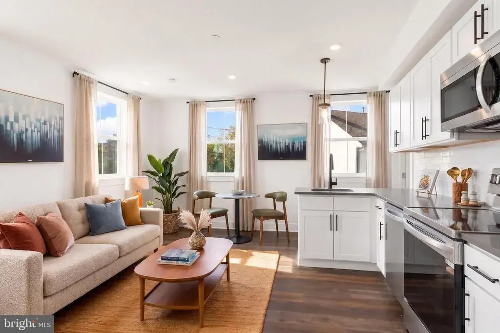 7037 Ridge Ave #202, PHILADELPHIA