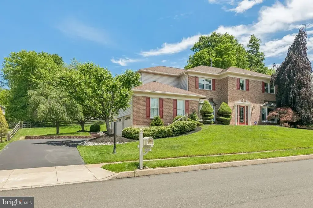 2042 Country Club Dr, DOYLESTOWN