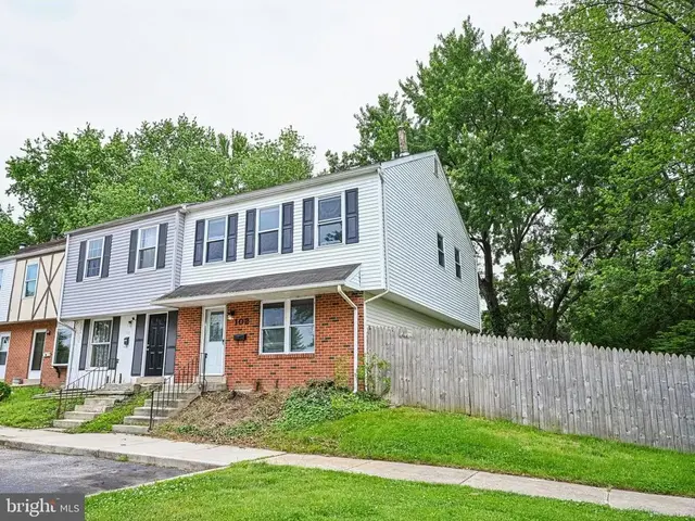 102 Hopkins Ct, Newark