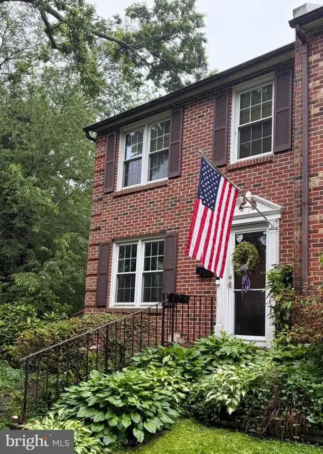 245 Gundry Dr, Falls Church