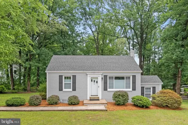 12131 Waples Mill Rd, Oakton