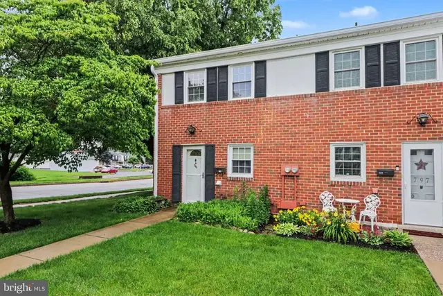 799 Hardwick Pl, York