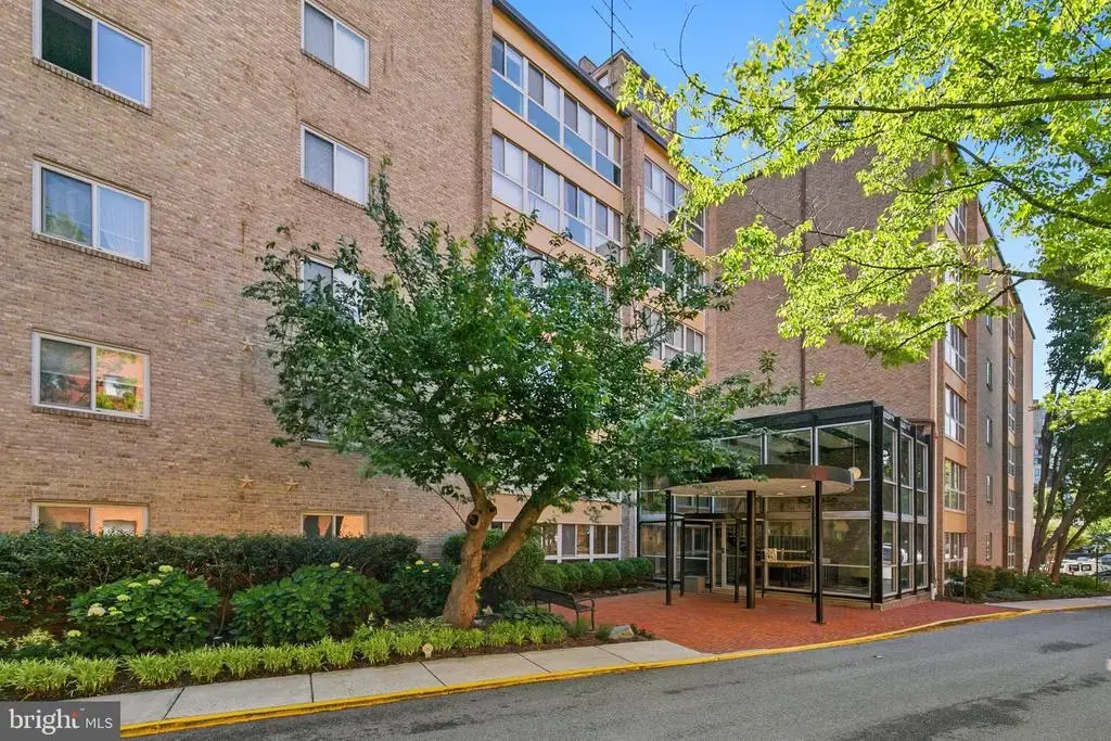 4970 Battery Ln #108, BETHESDA