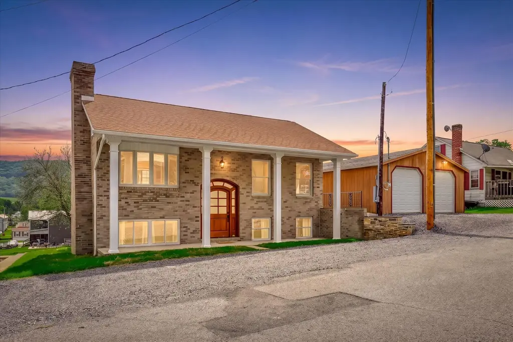 429 High St, ROCKHILL FURNACE