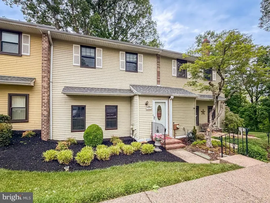 52 Woodbridge Ct N, LANGHORNE