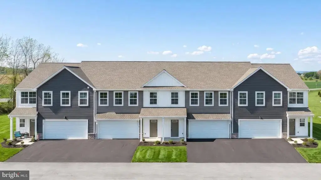 104 Foundry Ln, LEBANON