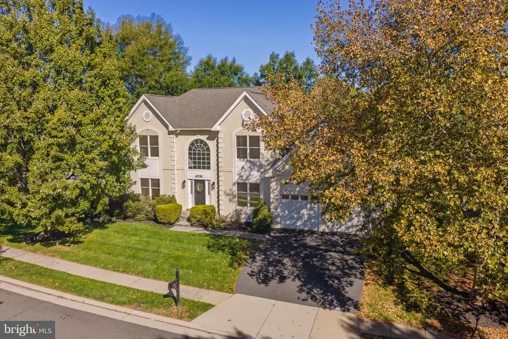 43760 Raymond Way, ASHBURN