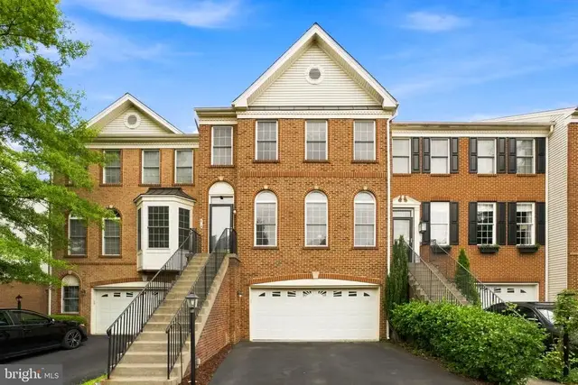 814 Maple Flats Ter, Purcellville