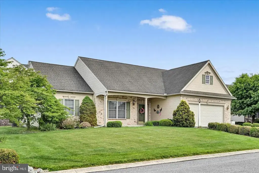 850 Water Edge Ct, LEBANON