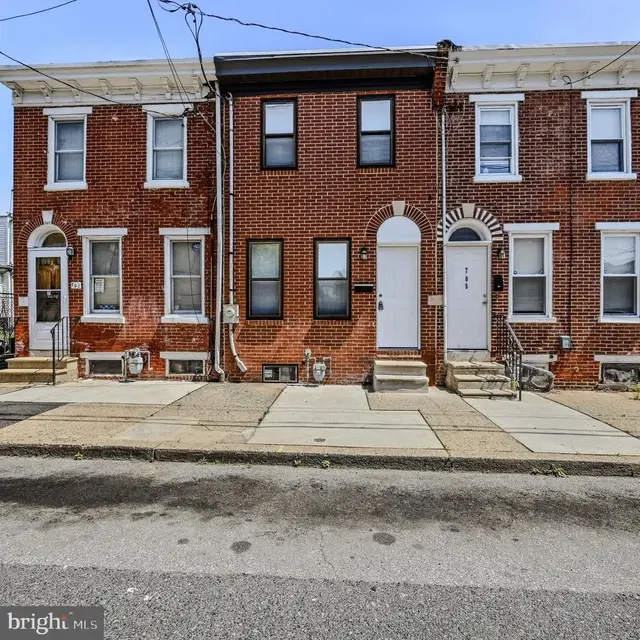 703 E 9th St, Wilmington