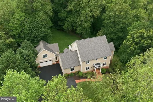 2608 Hunter Mill Rd, Oakton