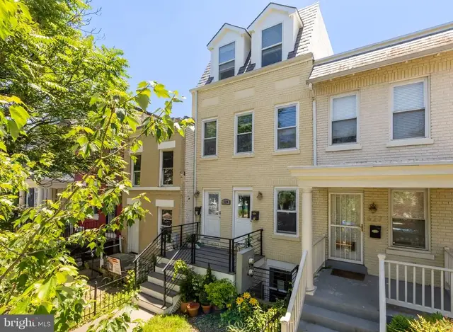 629 Morton Pl Ne #1, Washington