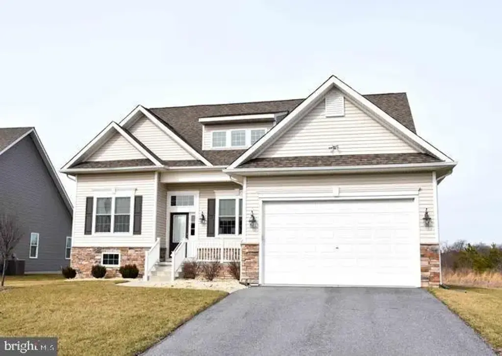 29658 Riverstone Dr, MILTON