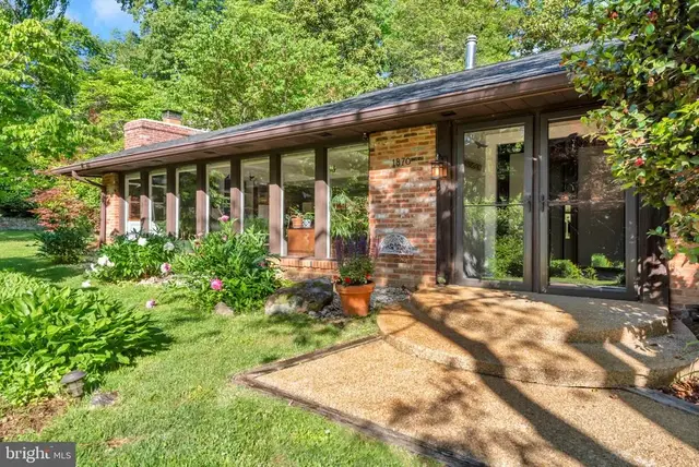 1870 Poplar Rd, Annapolis