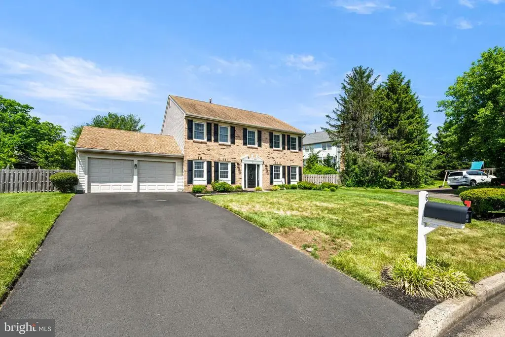6 Goldenrod Ct, NEWTOWN