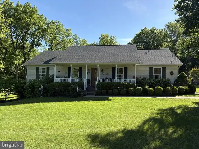 633 Shenandoah River Ln, Front Royal