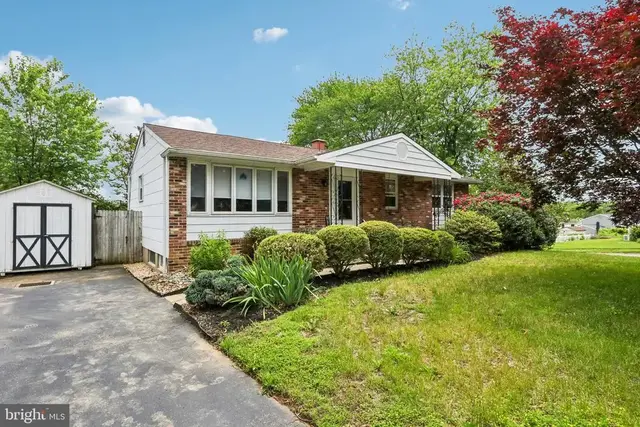 115 Brewster Dr, Newark