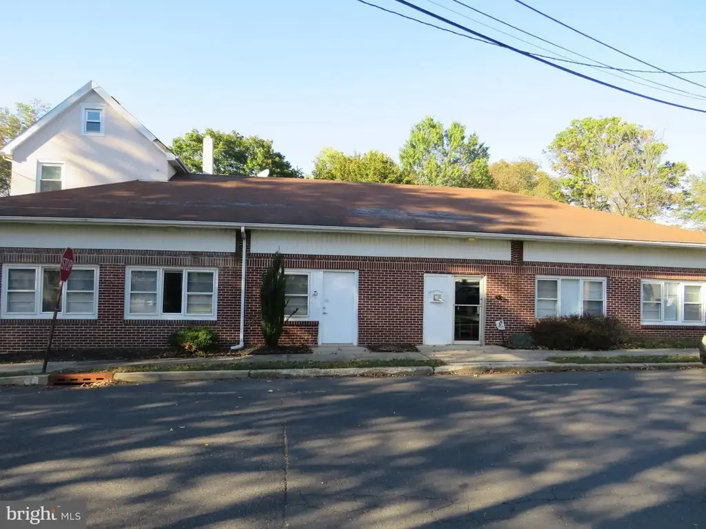 152 Altamawr Ave, LAWRENCE