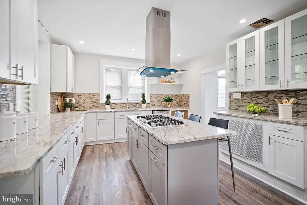 961 Bullock Ave, LANSDOWNE