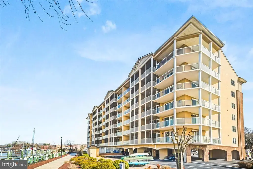 530 Riverside Dr #202, SALISBURY
