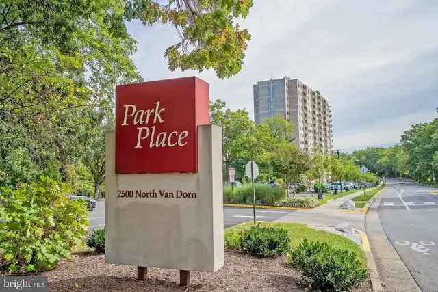 2500 N Van Dorn St #1518, Alexandria