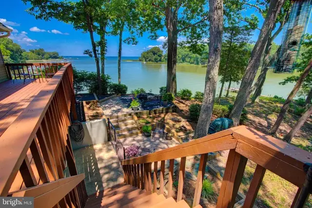 579 Bay Pointe Dr, Montross