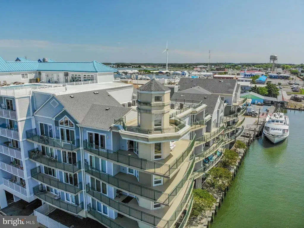 1 Dock St #402, CRISFIELD