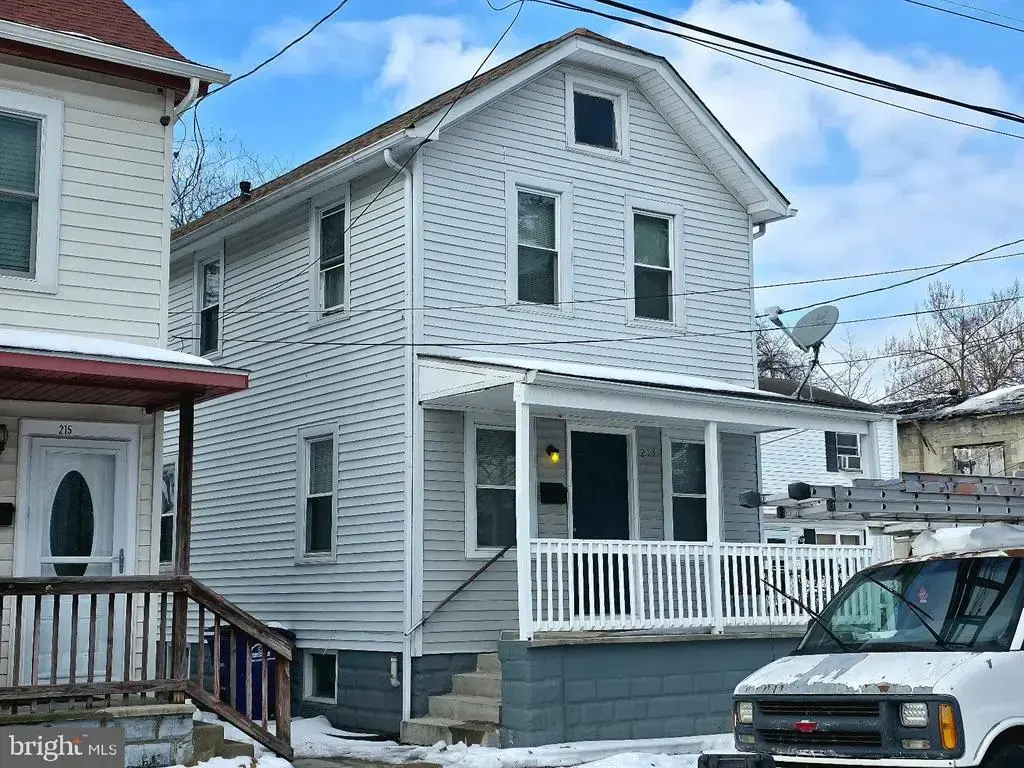213 Laurel St, BEVERLY