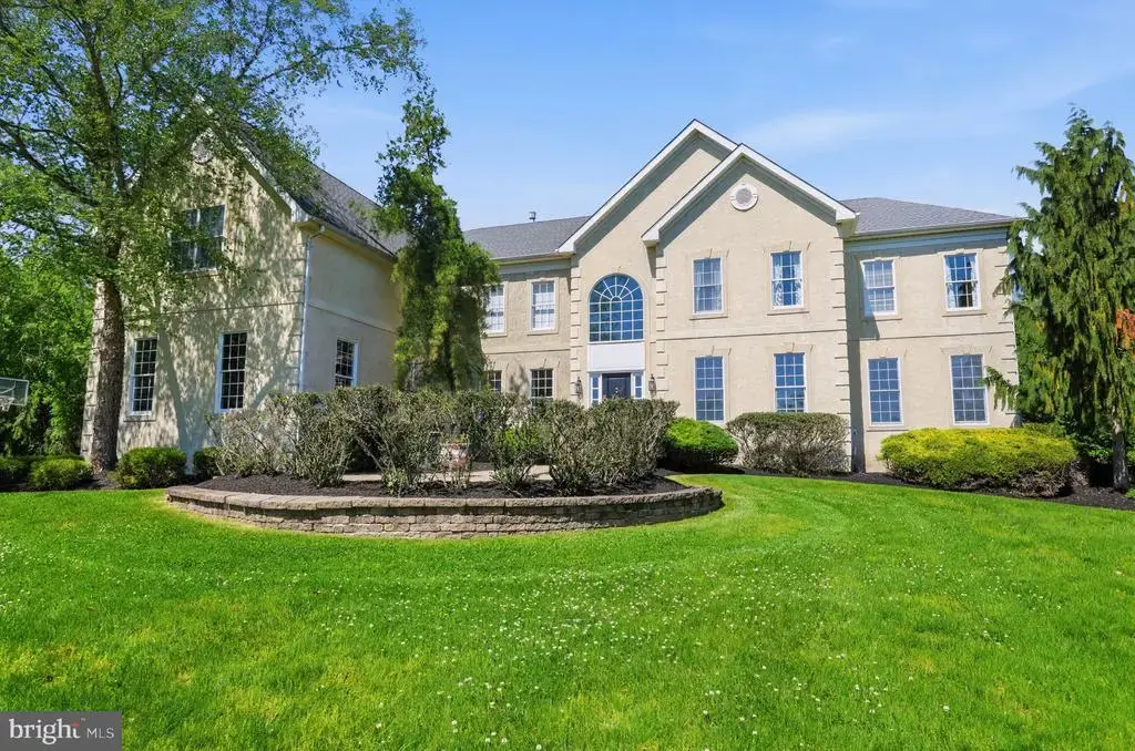 2 Rossiter Cir, NEW HOPE