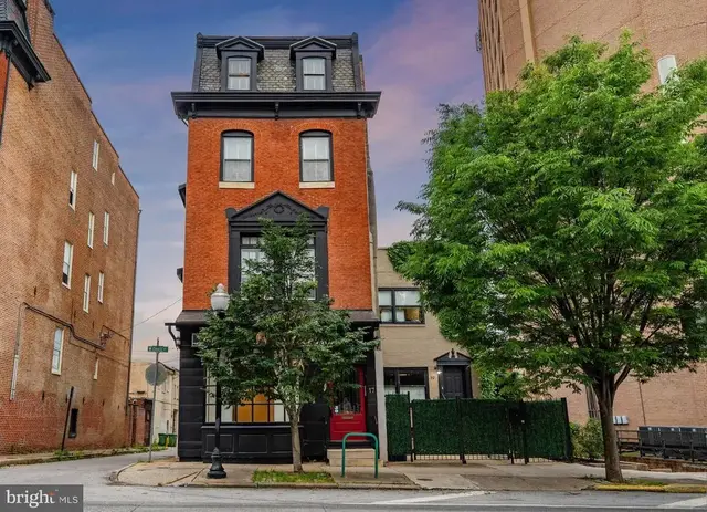 17 W Chase St, Baltimore