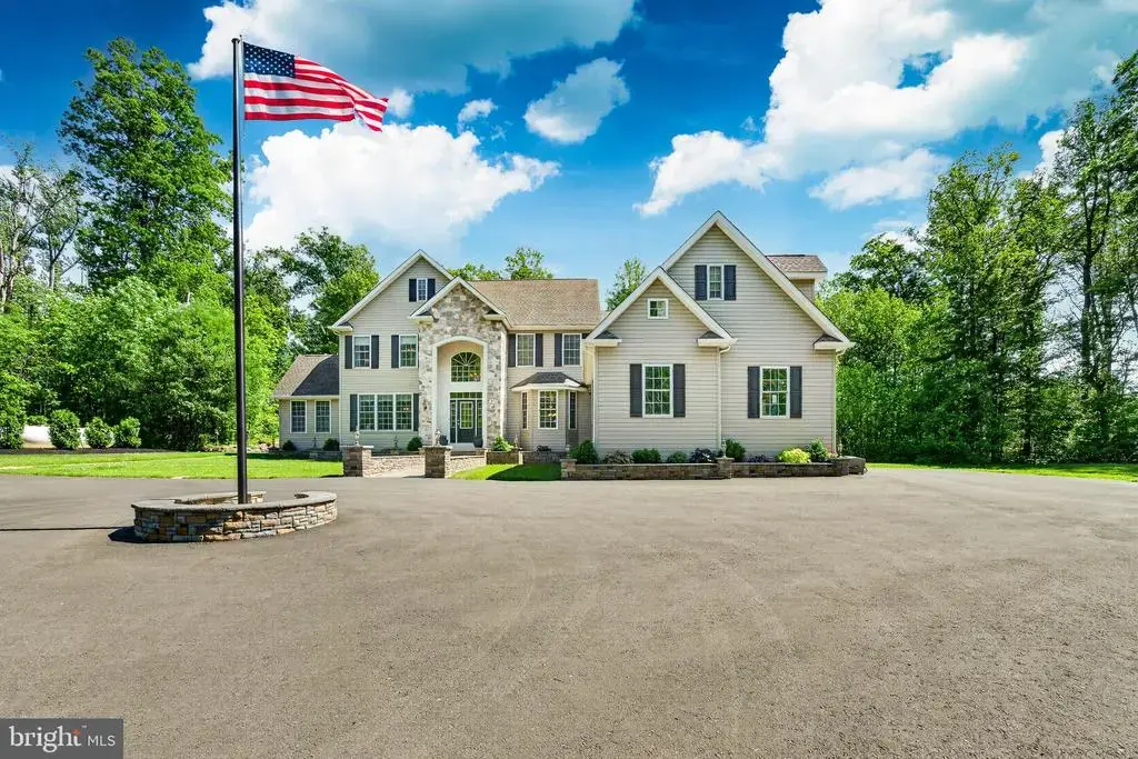 675 Rock Hill Rd, QUAKERTOWN