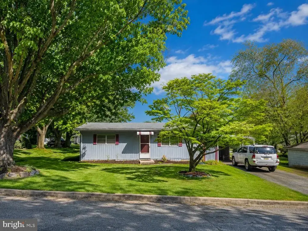 221 N Market Ave, MOUNT JOY