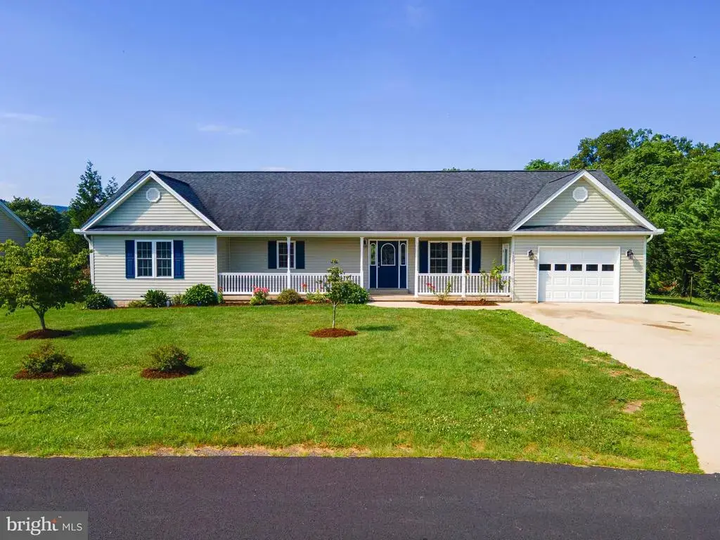 135 Leola Loop, STANLEY