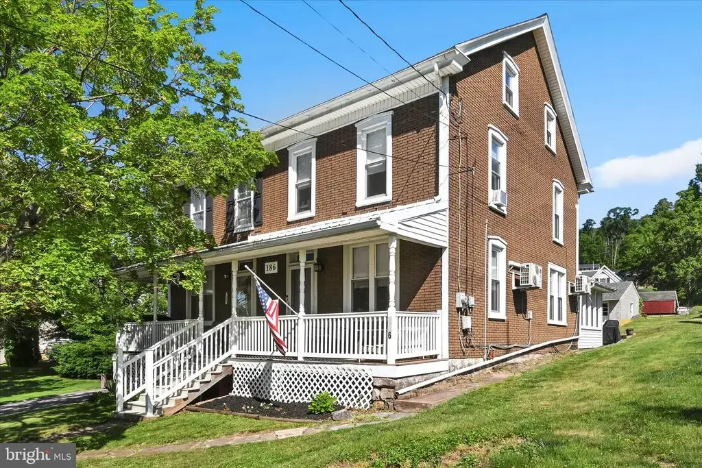 186 W Main St, ADAMSTOWN