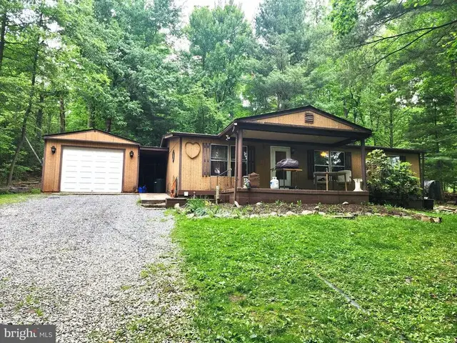 14481 Charmian Road, Blue Ridge Summit