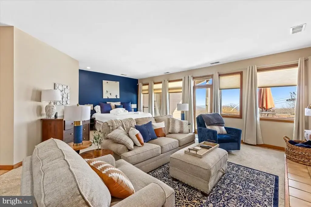 905 Diamond Hill, WINTERGREEN